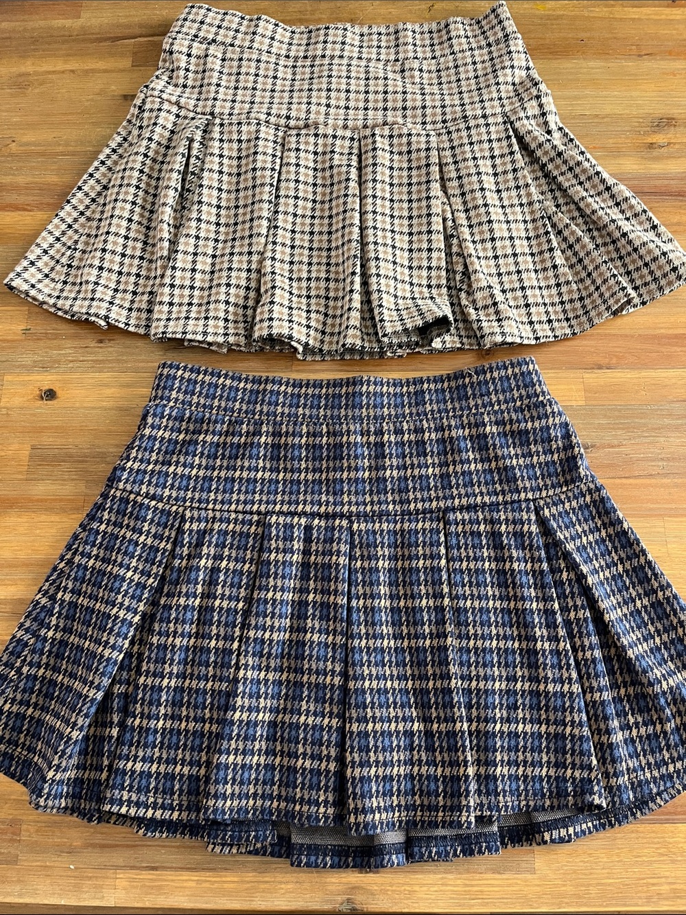 American Eagle 2pc Bundle Plaid Pleated Mini Skort - Tan & Navy XS